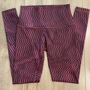 Lululemon Wunder Under High Rise Crop
Leggings Shifted Horizon Red Grape Black 8